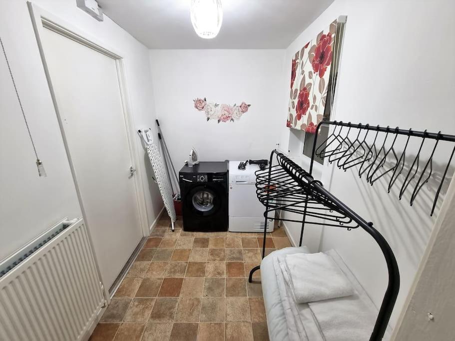 *C.Sani* Setup For Your Most Relaxed & Amazing Stay + Free Parking + Free Fast Wifi * Leeds  Exterior foto